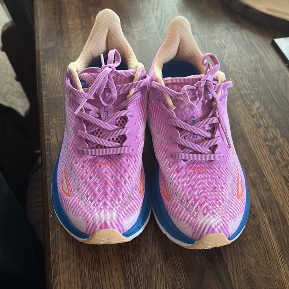 Hoka Clifton 9 women 7.5